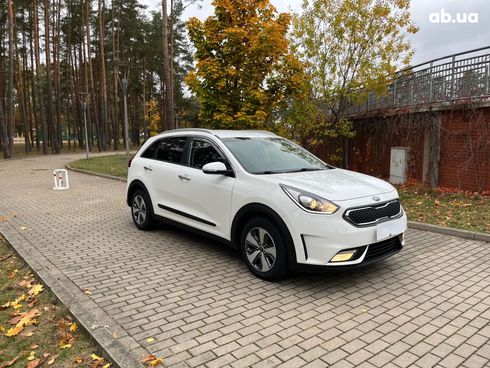 Kia Niro 2019 белый - фото 3