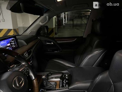 Lexus LX 2016 - фото 18