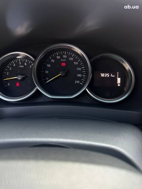 Renault Sandero 2019 вишневый - фото 6