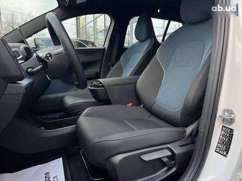 Volvo EX30 2024 - фото 10