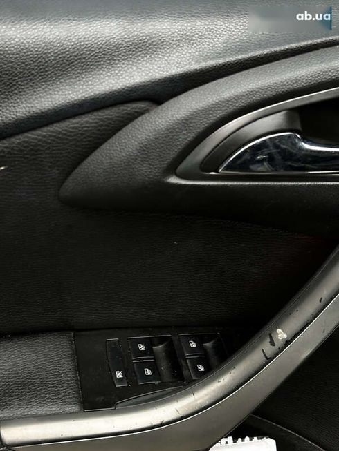 Opel Astra 2011 - фото 4