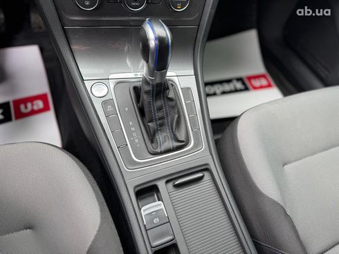 Volkswagen e-Golf 2016 синий - фото 24