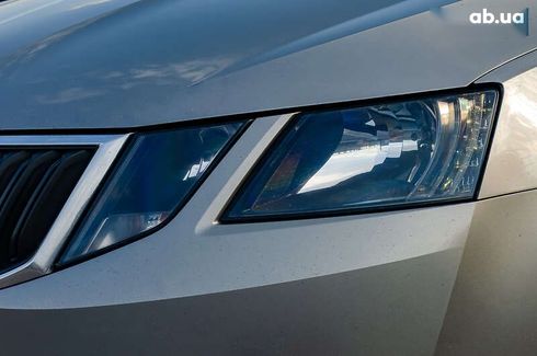Skoda Octavia 2017 - фото 12