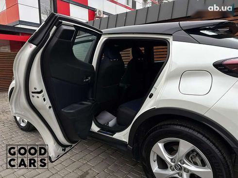 Toyota C-HR 2018 - фото 25