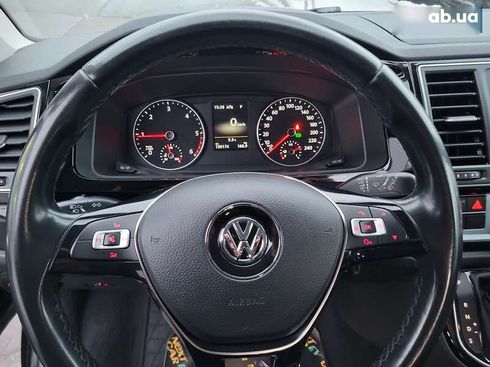 Volkswagen Multivan 2019 - фото 24