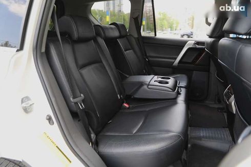 Toyota Land Cruiser Prado 2010 - фото 8