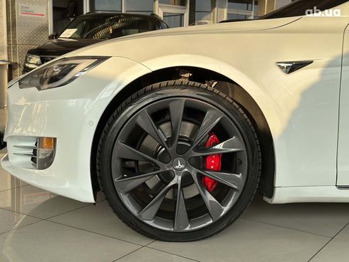 Tesla Model S 2019 белый - фото 13