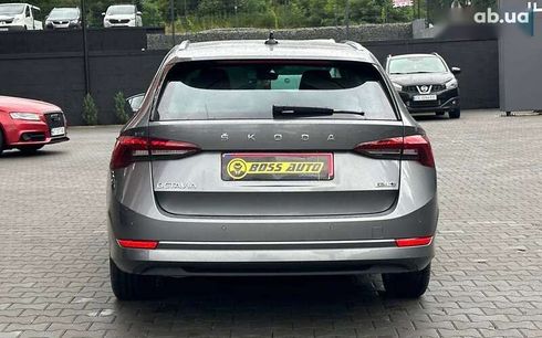 Skoda Octavia 2023 - фото 5