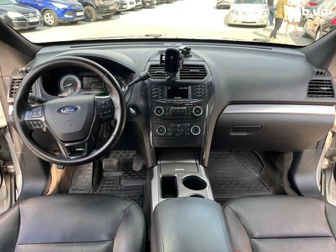 Ford Explorer 2017 серый - фото 46