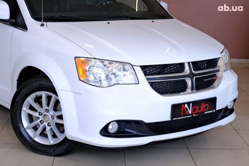 Dodge Caravan 2018 белый - фото 3