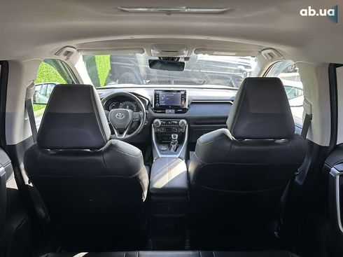 Toyota RAV4 2020 - фото 13