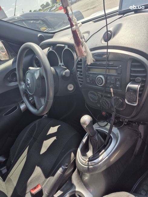 Nissan Juke 2018 белый - фото 2