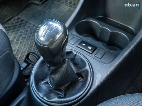 Skoda Fabia 2013 - фото 18