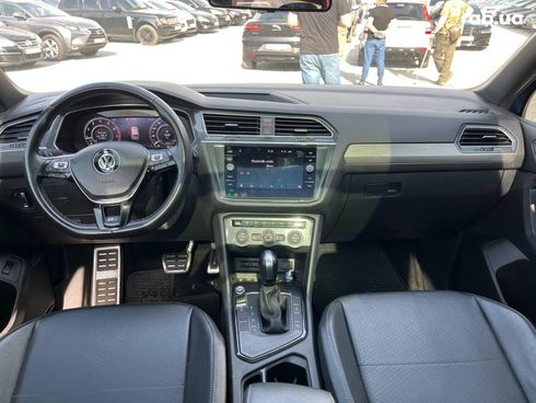 Volkswagen Tiguan 2018 синий - фото 24