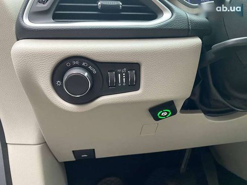 Chrysler Pacifica 2016 - фото 13