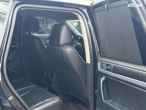 Volkswagen Touareg 2012 черный - фото 15