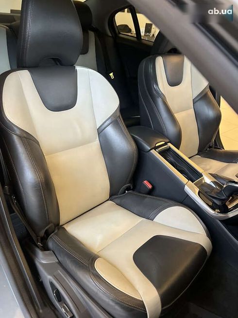 Volvo S60 2015 - фото 12