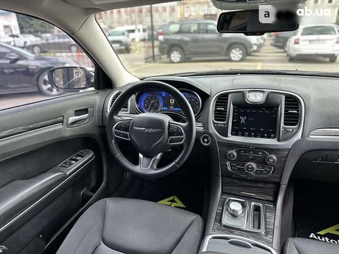 Chrysler 300C 2018 - фото 15