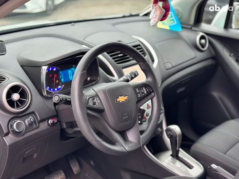 Chevrolet Trax 2016 серый - фото 46