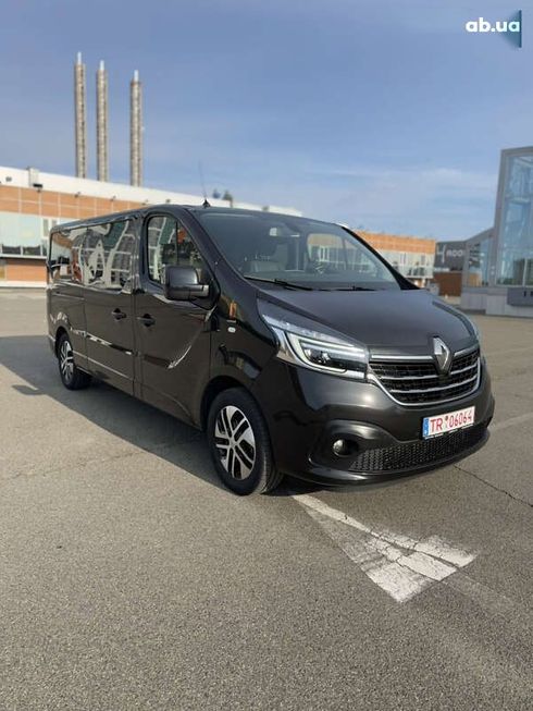 Renault Trafic 2019 - фото 11