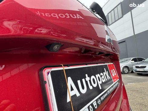 Mitsubishi Outlander 2018 красный - фото 10