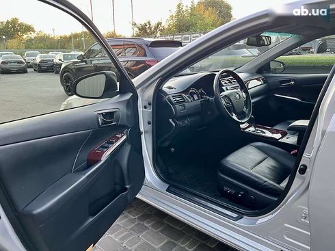 Toyota Camry 2013 - фото 15