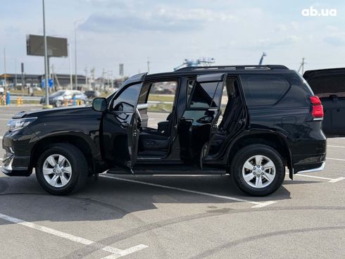 Toyota Land Cruiser Prado 2019 черный - фото 32