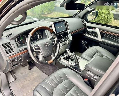 Toyota Land Cruiser 2018 - фото 23