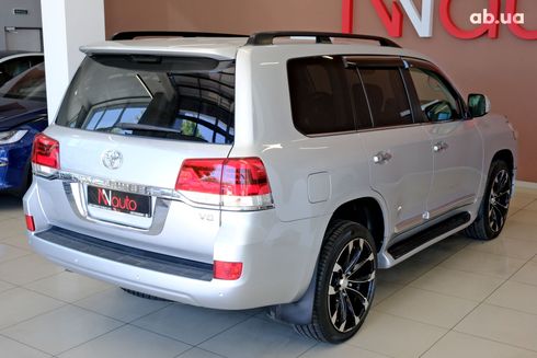 Toyota Land Cruiser 2018 серый - фото 5