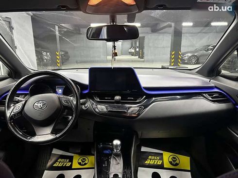 Toyota C-HR 2016 - фото 10