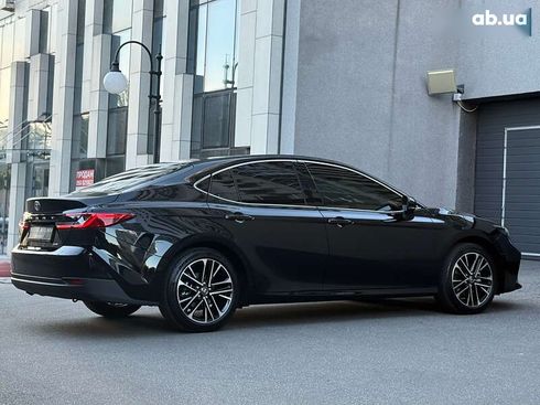 Toyota Camry 2024 - фото 26