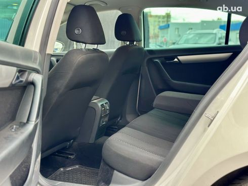 Volkswagen Passat 2013 белый - фото 17