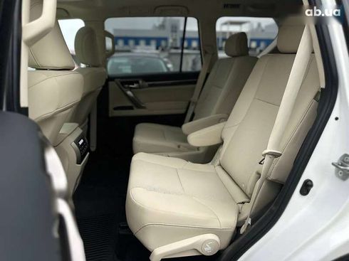 Lexus GX 2020 - фото 17