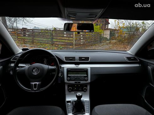 Volkswagen Passat 2011 серый - фото 24