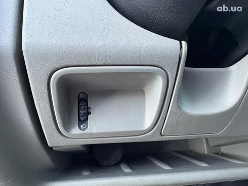 Opel Vivaro 2009 белый - фото 20