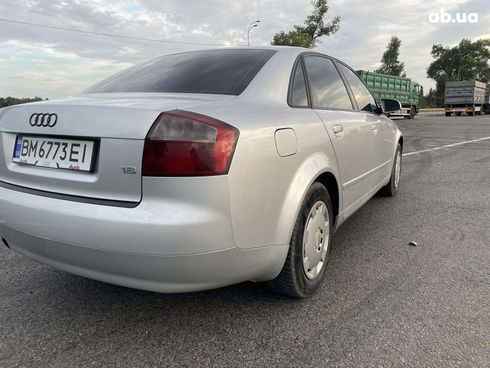 Audi A4 2004 серебристый - фото 4