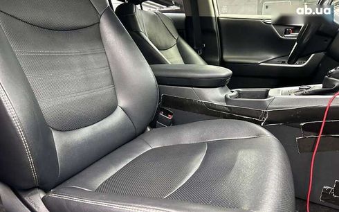 Toyota RAV4 2020 - фото 17