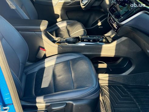 Chevrolet Bolt 2022 синий - фото 33