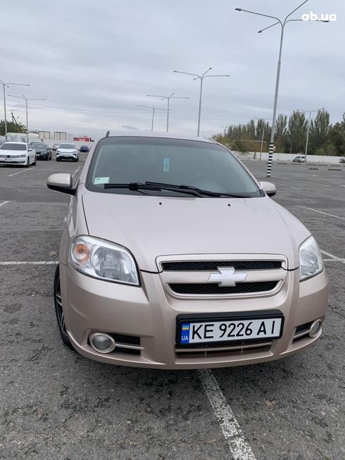 Chevrolet Aveo 2008 бежевый - фото 2