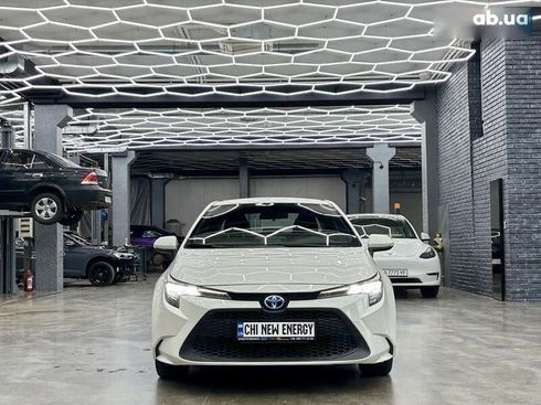 Toyota Corolla 2020 - фото 2