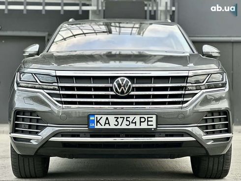 Volkswagen Touareg 2021 - фото 19