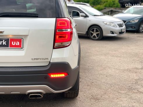 Chevrolet Captiva 2014 белый - фото 14