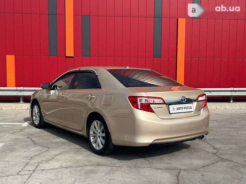 Toyota Camry 2012 - фото 5