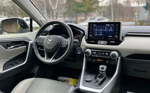 Toyota RAV4 2021 - фото 23