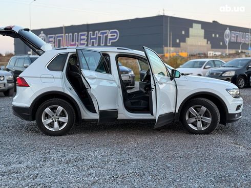 Volkswagen Tiguan 2017 белый - фото 30