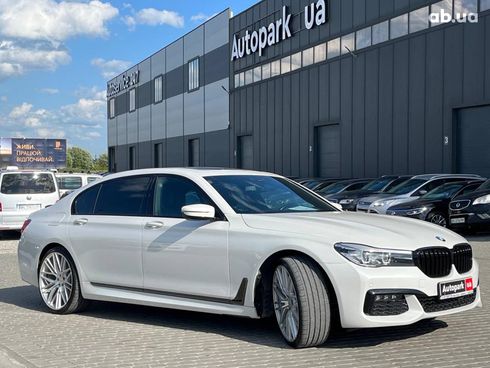 BMW 7 серия 2018 белый - фото 5