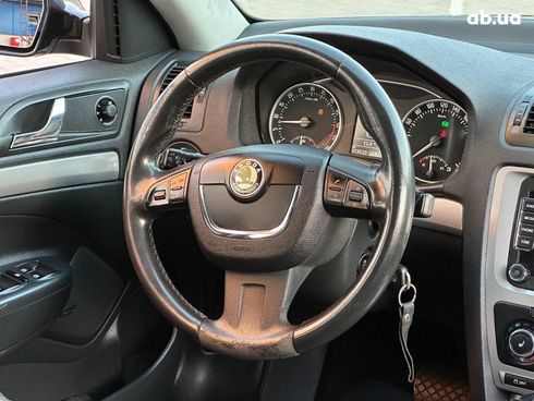 Skoda Octavia 2011 черный - фото 12