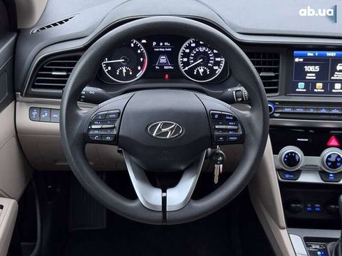 Hyundai Elantra 2019 - фото 22
