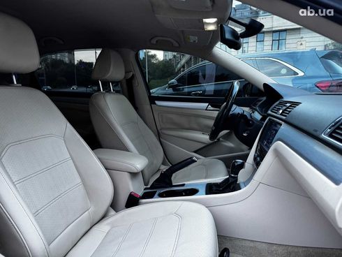 Volkswagen passat b7 2012 синий - фото 34