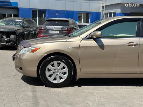 Toyota Camry 2007 бежевый - фото 11
